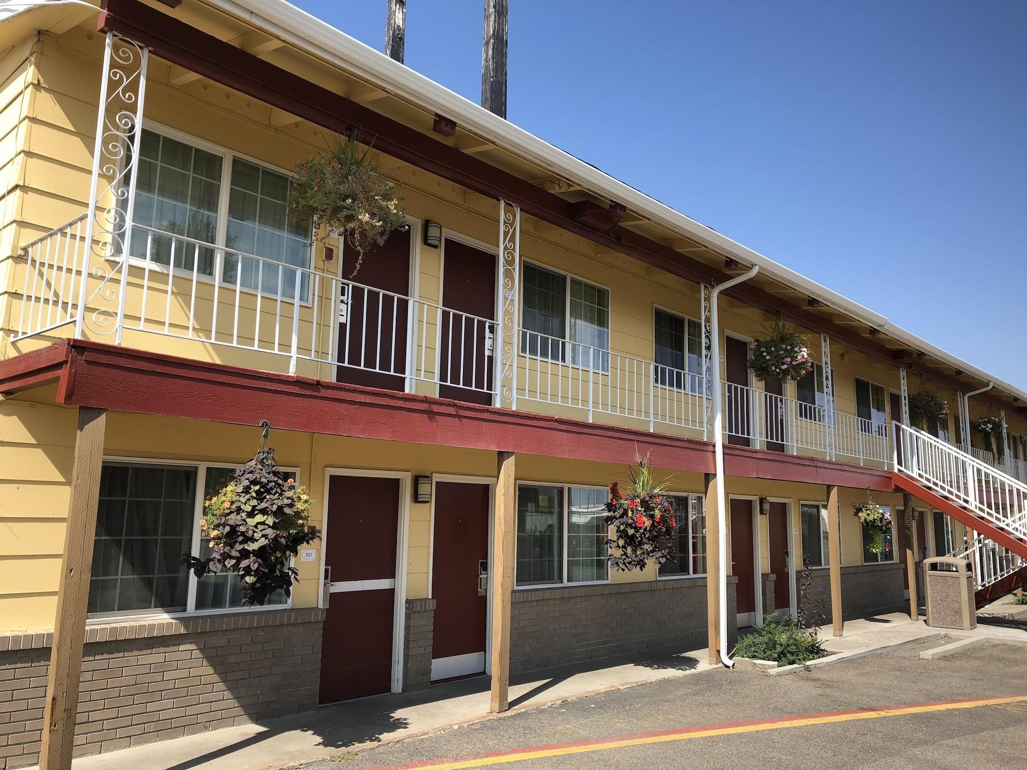 Super 8 By Wyndham Ontario Motel Ngoại thất bức ảnh