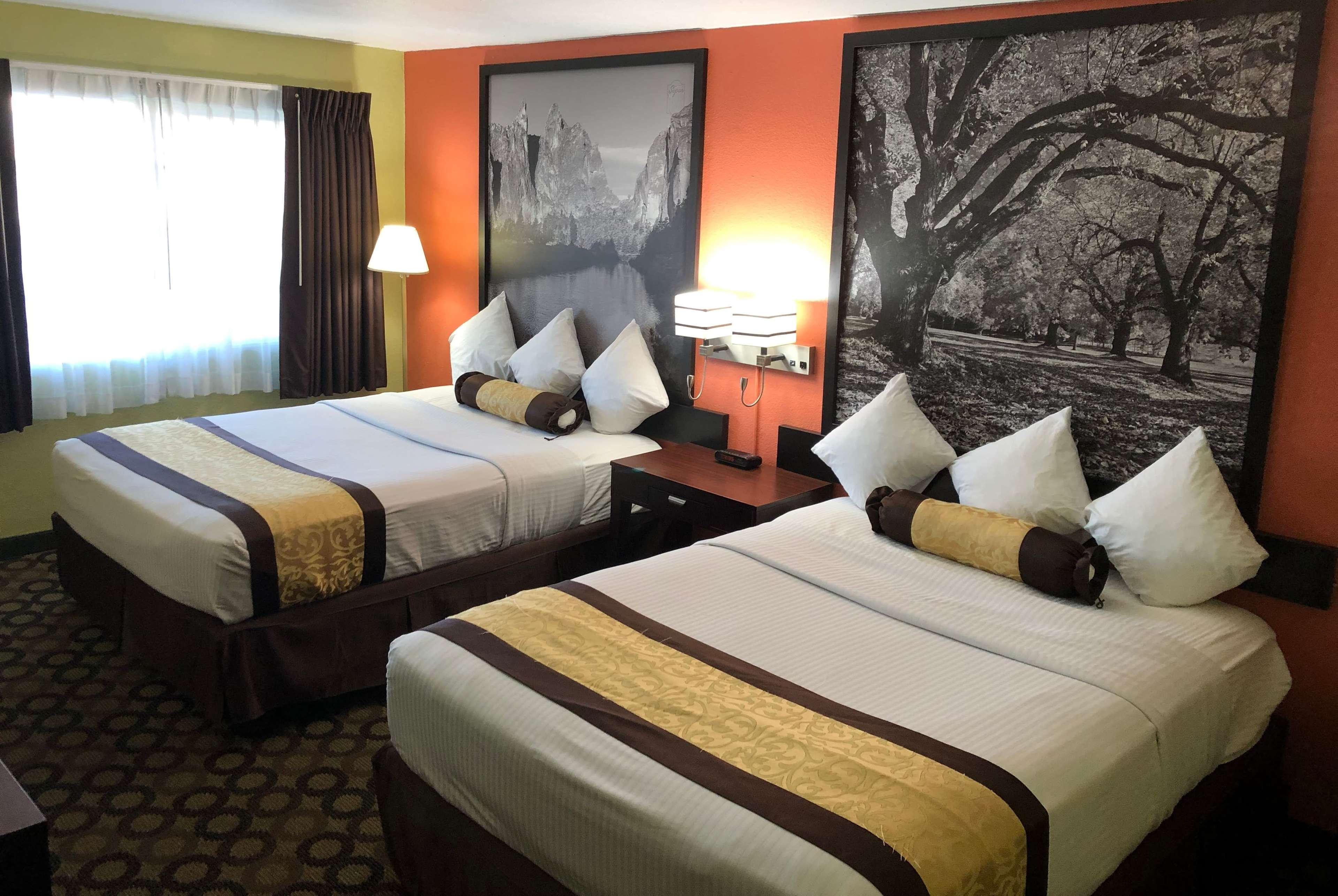 Super 8 By Wyndham Ontario Motel Ngoại thất bức ảnh