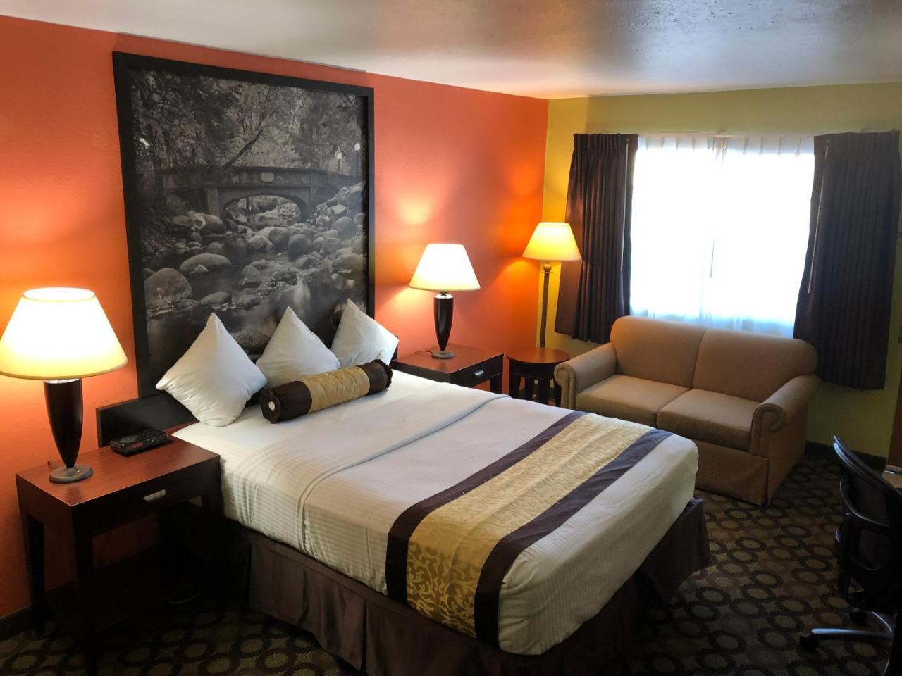 Super 8 By Wyndham Ontario Motel Ngoại thất bức ảnh